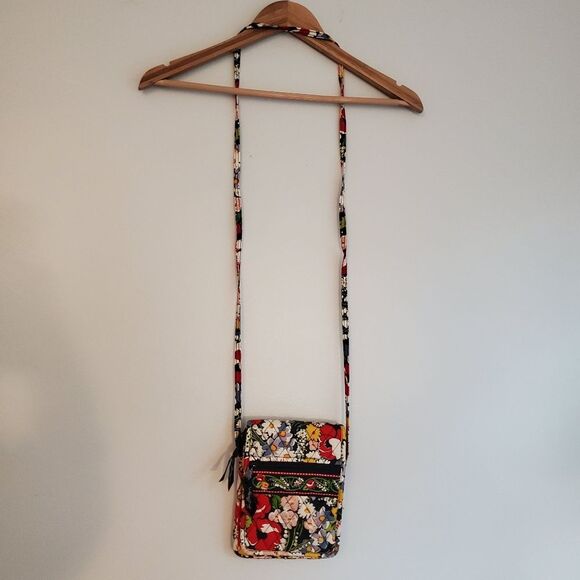 Vera Bradley Handbags - Vera Bradley poppy field small cross body bag